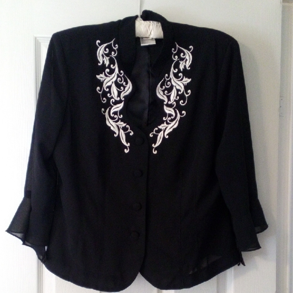 PLAZA SOUTH Black Blazer with White Embroidery